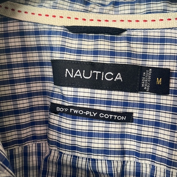 Men’s short sleeved button down Nautica size Medium sailboat logo on pocket - Picture 3 of 5
